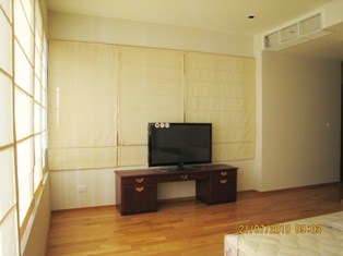 Condo for sale in Bangkok Sukhumvit 24 Unique Duplex style. 135 sq.m. 2 bedrooms Double volume of living area. Charming residential area.