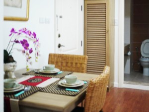 Low rise style Condo for rent in Bangkok Sukhumvit nice residetial area 71 sq.m. 2 bedrooms fully furnished. Close to Prompong BTS.