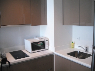 Fully furnished condo for sale on Sukhumvit main road near Thonglor. 51.05 sq.m. 1 bedroom. Walk to Thonglor BTS.