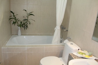 Fully furnished condo for sale Bangkok in nice residential compound. Thonglor 71 sq.m. 2 bedrooms 2 bathrooms Pool view. Sale with tenants