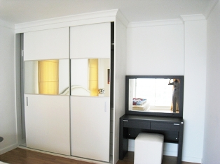 Fully furnished 2 bedrooms size 72 sq.m. at LPN Praram 9 condo for sale in Bangkok Thailand. Easy access