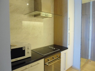 Urgent sale! Nicely furnished condo for sale in Bangkok Ekamai. STUNT VIEW! 2 bedrooms  87 sq.m. Bright & Nice Corner unit. A few steps to BTS, community mall, shops and supermarket. Sale with tenant 60,000 Baht/month