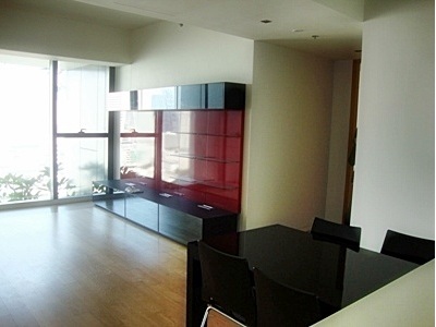 Super Deal Luxury The Met condo on Sathorn Road Bangkok for sale. 94 sq.m. High floor. Fantastic view and superb facilities.