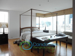 Comfortably elegantly furnished condo for sale in Silom area 3 bedrooms 1 study. Active Silom area. Very convenient. Nice Open city view!!!