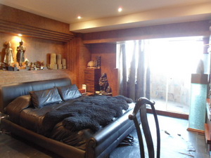 Condo for sale in Bangkok Silom area. Very high floor 1 bedroom 94.97 sq.m. Unfurnished. Nice city view. Easy access to BTS & shops.
