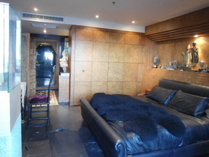 Condo for sale in Bangkok Silom area. Very high floor 1 bedroom 94.97 sq.m. Unfurnished. Nice city view. Easy access to BTS & shops.