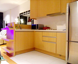 Condo for sale in Payathai area. Very high floor & stunt view of city. 55 sq.m. 1 bedroom Fuenished. At Payathai BTS.