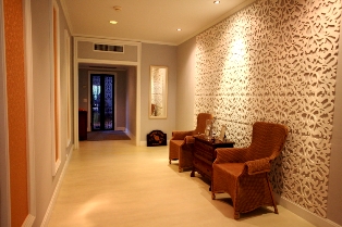Riverside Condo for sale in Bangkok Changwattana area. spacious 330 sq. metres with tranquil atmosphere with river view. 3 bedrooms.