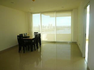 Condo for sale riverside 100 sq.m. 2 bedrooms High floor. Nice river view. The compound offer full facilities including free-from pool, lap pool, tennis court, etc.
