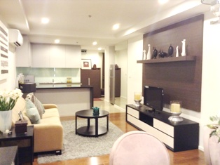New condo for sale in 15 Sukhumvit Residences Bangkok. 2 bedrooms 89.88 sq.m. Tastefully furnished.