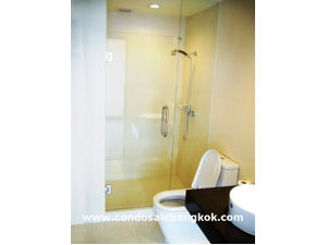 Condo for sale in�Bangkok Silom. 1 bedroom 44 sq.m. Very convenient location. A few minutes to BTS 