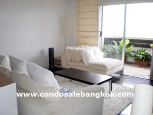 2 bedroom 133 sq.m. condo for sale in Bangkok Sukhumvit 39. Walk to Supermarket.