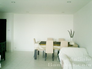 2 bedrooms 140 sq.m. condo for sale in Bangkok Sukhumvit 39 DS Tower 2. Good size and comfortable.
