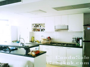 2 bedrooms 140 sq.m. condo for sale in Bangkok Sukhumvit 39 DS Tower 2. Good size and comfortable.