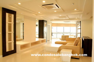 3 bedrooms condo for sale in Bangkok Sukhumvit 24.�Spacious 261 sq.m. Prime location. Newly renovation.