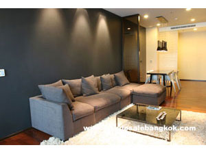Spacious 1 bedroom condo for sale in Bangkok Sukhumvit Thonglor area. 102.4 sq.m. Tastefully furnished.