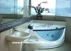 Tasefully condo for sale in Bangkok Sukhumvit near Prompong BTS. 3 bedrooms 146 sq.m.�CHEAP SALE!!!