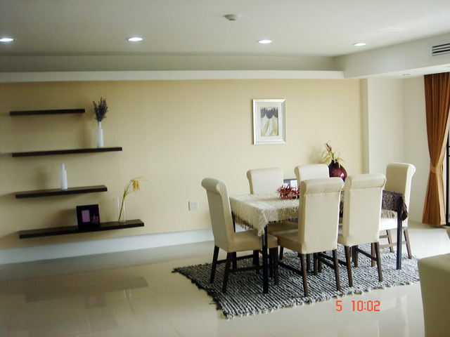 Condo for sale in Bangkok Ekamai 12. 2 bedrooms. Newly renovated