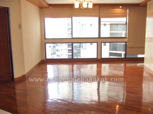 President Park condo for sale in Bangkok Sukhumvit 24. Easy to Prompong BTS.