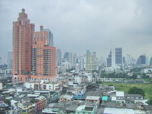 President Park condo for sale in Bangkok Sukhumvit 24. Easy to Prompong BTS.