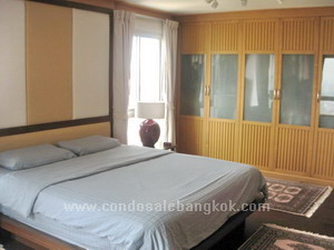 condo for sale Bangkok in Sathorn-Narathiwas 175 sq.m. 3 + 1 bedrooms