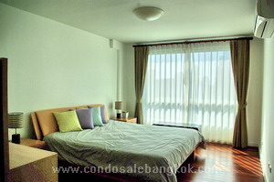 Good for investment condo for sale in Bangkok Sukhumvit 49. Top floor 2 bedrooms 77.54 sq.m.<br />
CHEAPEST IN THE BLOCK!!!