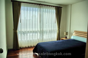 Good for investment condo for sale in Bangkok Sukhumvit 49. Top floor 2 bedrooms 77.54 sq.m.<br />
CHEAPEST IN THE BLOCK!!!