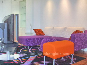 1 big bedroom 83.8 sq.m. Very high floor