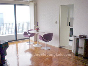 1 big bedroom 83.8 sq.m. Very high floor