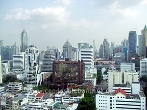 Luxurious condo for sale in Bangkok. 2 bedrooms 88.5 sq.m. Walk to Chidlom BTS
