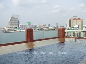 Luxurious condo for sale in Bangkok. 2 bedrooms 88.5 sq.m. Walk to Chidlom BTS