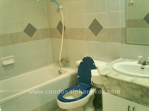 1 bedroom condo for sale in Bangkok Sukhumvit 57 sq.m.. A few minutes walk to MRT.