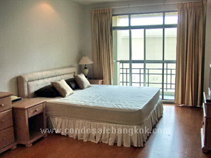 Condo for sale in Bangkok Sukhumvit 39. Walk to Prompong BTS (Emporium)