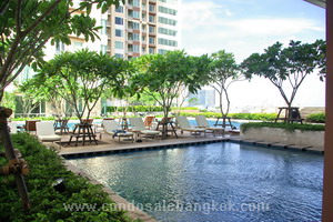 Condo for sale in Bangkok Sathorn area. Luxurious and comfortable 1 bedroom