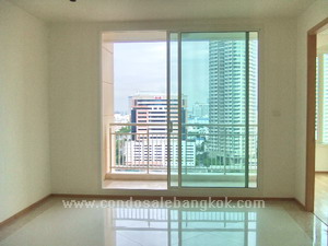 Good price in Empire Place sathorn condo. 2 bedrooms. Walk to BTS
