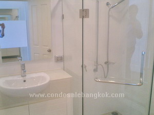 Best for investment condo for sale in Siri Residence. Walk to Emporium & Prompong BTS