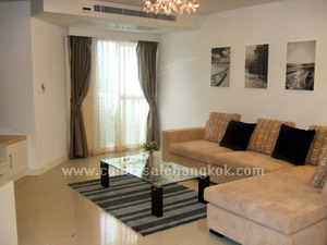 This newly renovated, decorated and fully furnished unit is in Wittayu Complex at the nothern end of Wireless Road, close to the Embassies of Great Britain and Switzerland. The unit has a size of 130 square meters with 3 bedrooms,3 bathrooms.<br />
<br />