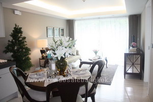 Luxurious condo for sale in Bangkok Ruamruedee. 1 bedroom fully furnished.
