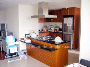 President Park condo for sale in Bangkok Sukhumvit 24. Total 223 sq.m. 3 bedrooms