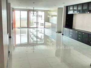 Only 36,303 Baht/sq.m. 3 bedrooms 303 sq.m