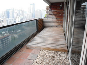 URGENT SALE!!! price 194 sq.m. duplex condo 2-3 bedrooms for sale in Bangkok Sukhumvit 31. Nice balcony and view! Peaceful area. Dogs are welcome! BEST PRICE 42K/sq.m.!!!
