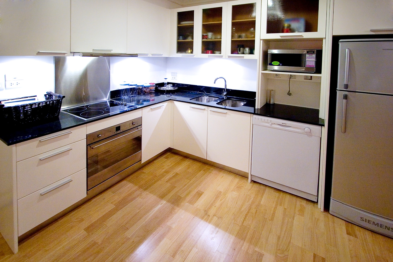 Luxurious Modern riverview ondo for?sale in Bangkok. 109 sq.m. 2 bedrooms