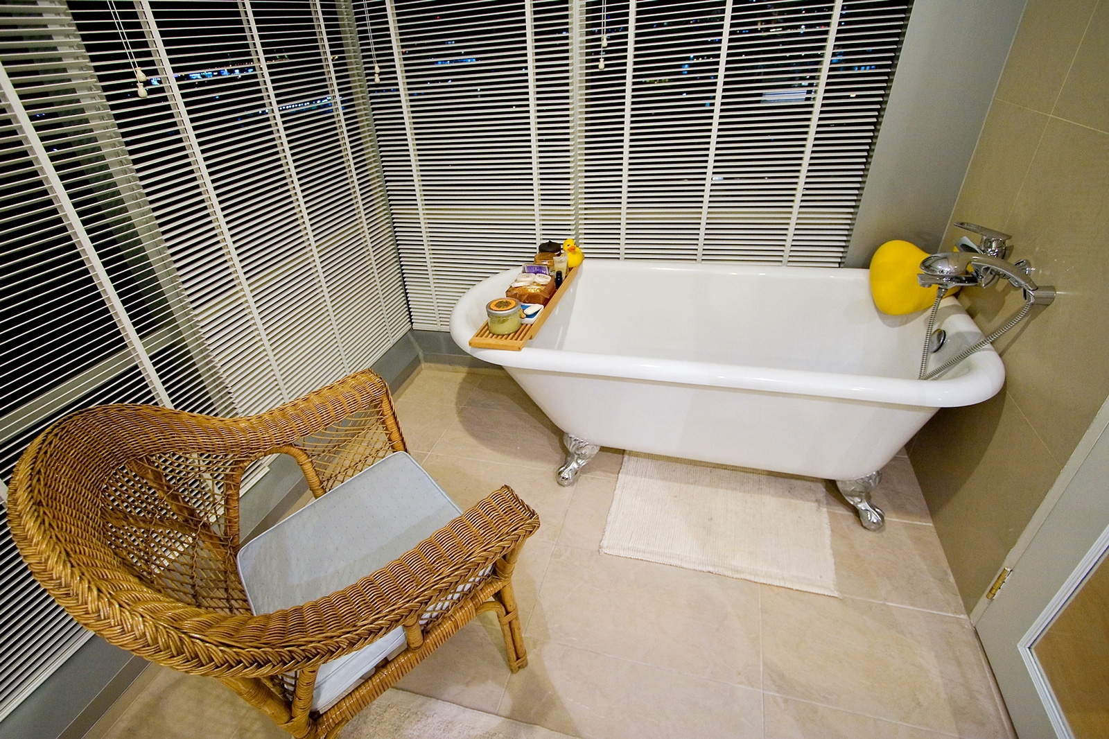 Luxurious Modern riverview ondo for?sale in Bangkok. 109 sq.m. 2 bedrooms