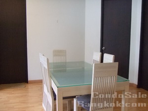 Condo for sale in Sukhumvit Bangkok 114 sq.m. 3 bedrooms 3 bathrooms Fully furnished. High ceiling .Walk to Asok BTS & Sukhumvit MRT