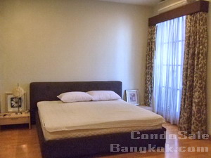 Condo for sale in Sukhumvit Bangkok 114 sq.m. 3 bedrooms 3 bathrooms Fully furnished. High ceiling .Walk to Asok BTS & Sukhumvit MRT