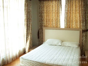 Condo for sale in Sukhumvit Bangkok 114 sq.m. 3 bedrooms 3 bathrooms Fully furnished. High ceiling .Walk to Asok BTS & Sukhumvit MRT