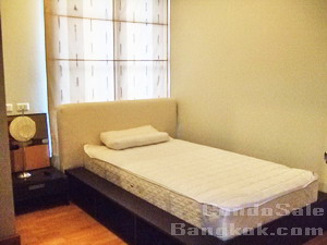 Condo for sale in Sukhumvit Bangkok 114 sq.m. 3 bedrooms 3 bathrooms Fully furnished. High ceiling .Walk to Asok BTS & Sukhumvit MRT