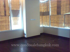 Brand new & Hi-end condo for sale in Sathorn. The Infinity. Located at Chongnonsee BTS. 215 sq.m. 3 bedrooms. Very high floor. 