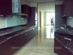 Brand new & Hi-end condo for sale in Sathorn. The Infinity. Located at Chongnonsee BTS. 215 sq.m. 3 bedrooms. Very high floor. 
