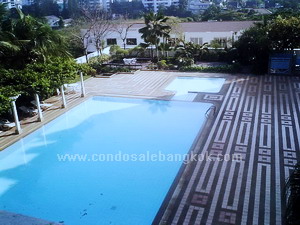 Expat moving! Renovated. 3 bedrooms 2 bathrooms 129 sq.m. Efficient layout. Nice view and full facilities. Very peaceful of residential area of Sukhumvit 39